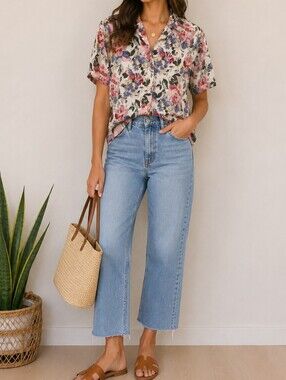 American Vintage Floral Short-Sleeve Button-Up Blouse in Cream, Pink, Blue